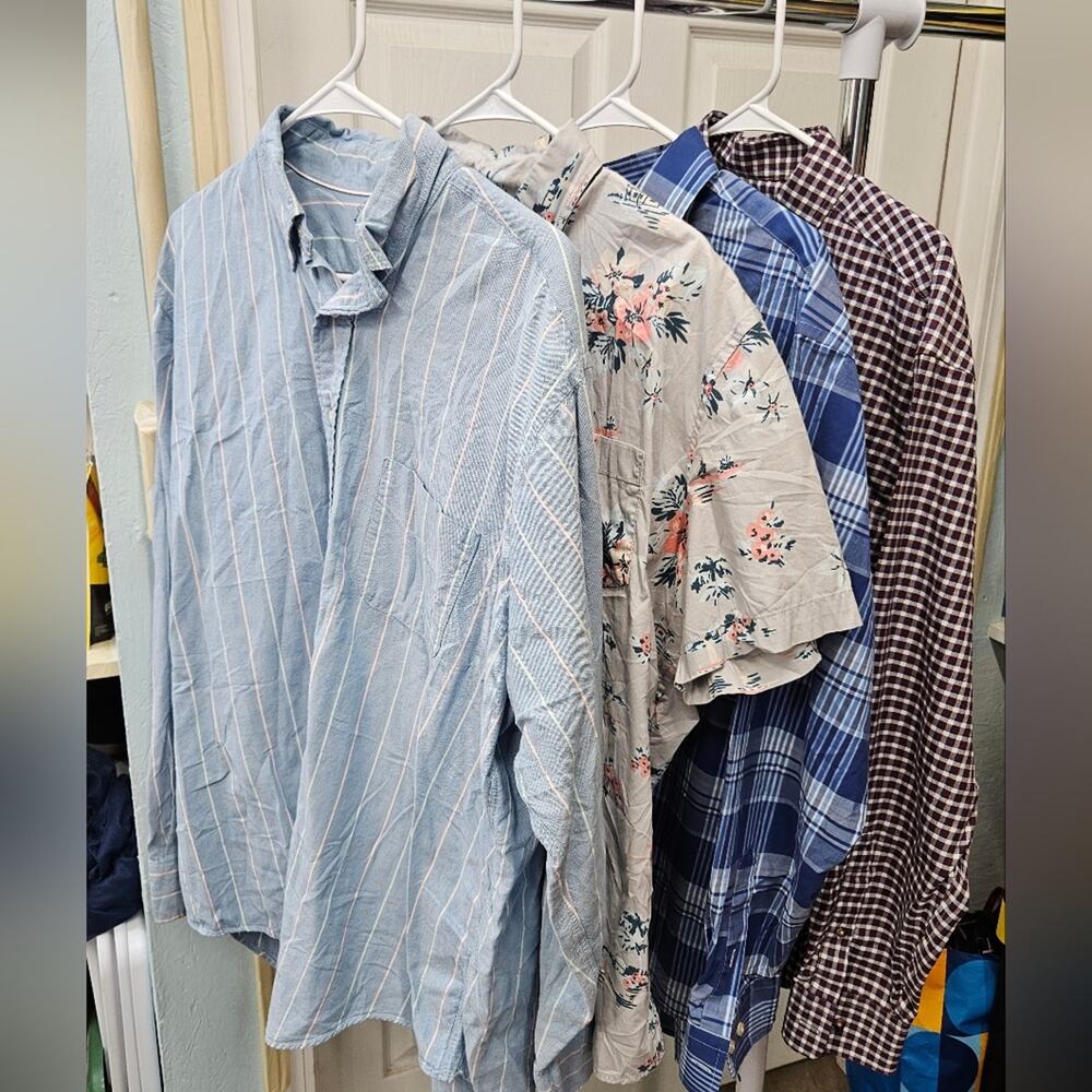 Lot Of 4 Men's Large Button Down Shirts. Jos. A. Banks X2, Sonoma, B.D Baggies